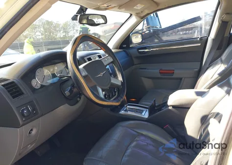 2005 Chrysler 300C from USA, damaged, VIN 2C3AA63H75H660291